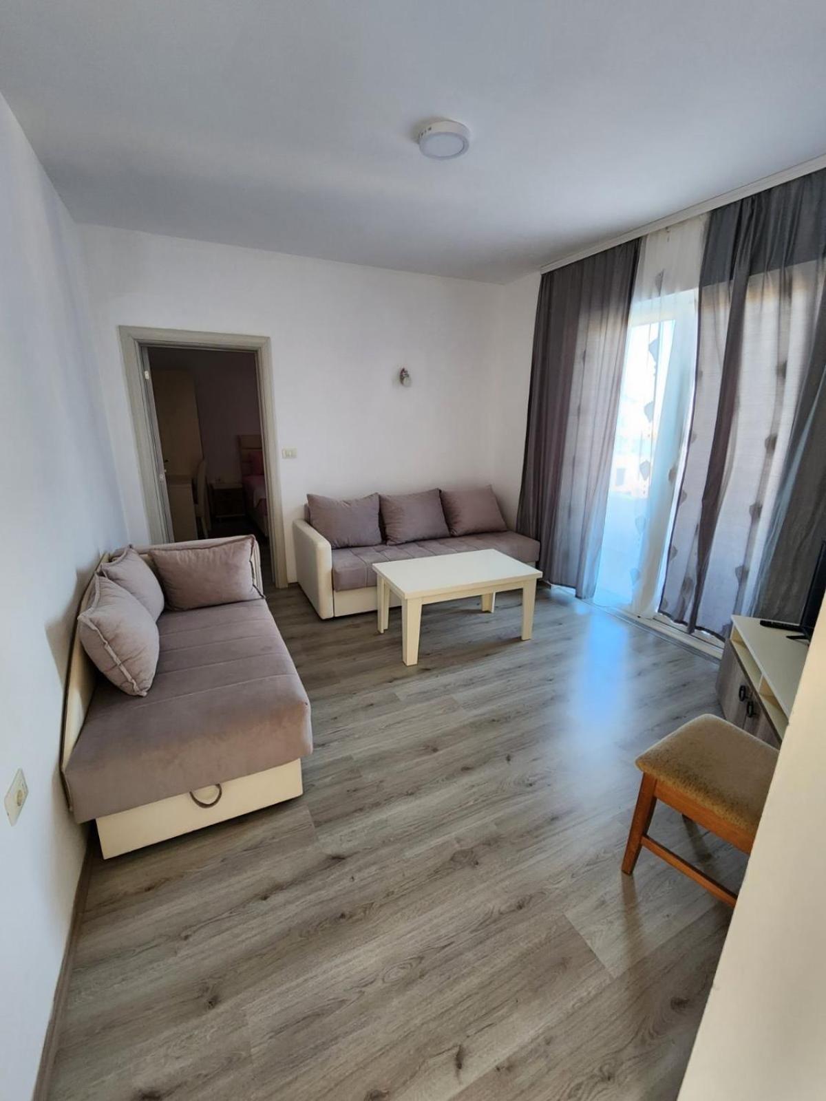 Apartment Flora Bregvija ภายนอก รูปภาพ